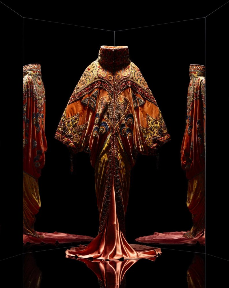 DIOR ENSEMBLE SHEHERAZADE CREDITS PHOTO NICHOLAS ALAN COPE