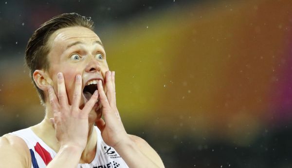 Jednadvacetilet&yacute; norsk&yacute; mlad&iacute;k Karsten Warholm vyhr&aacute;l v Lond&yacute;n� b�h na 400 m p�ek&aacute;�ek