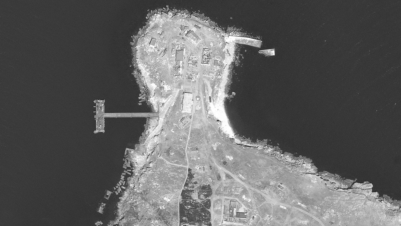 Satelitní snímek Hadího ostrova