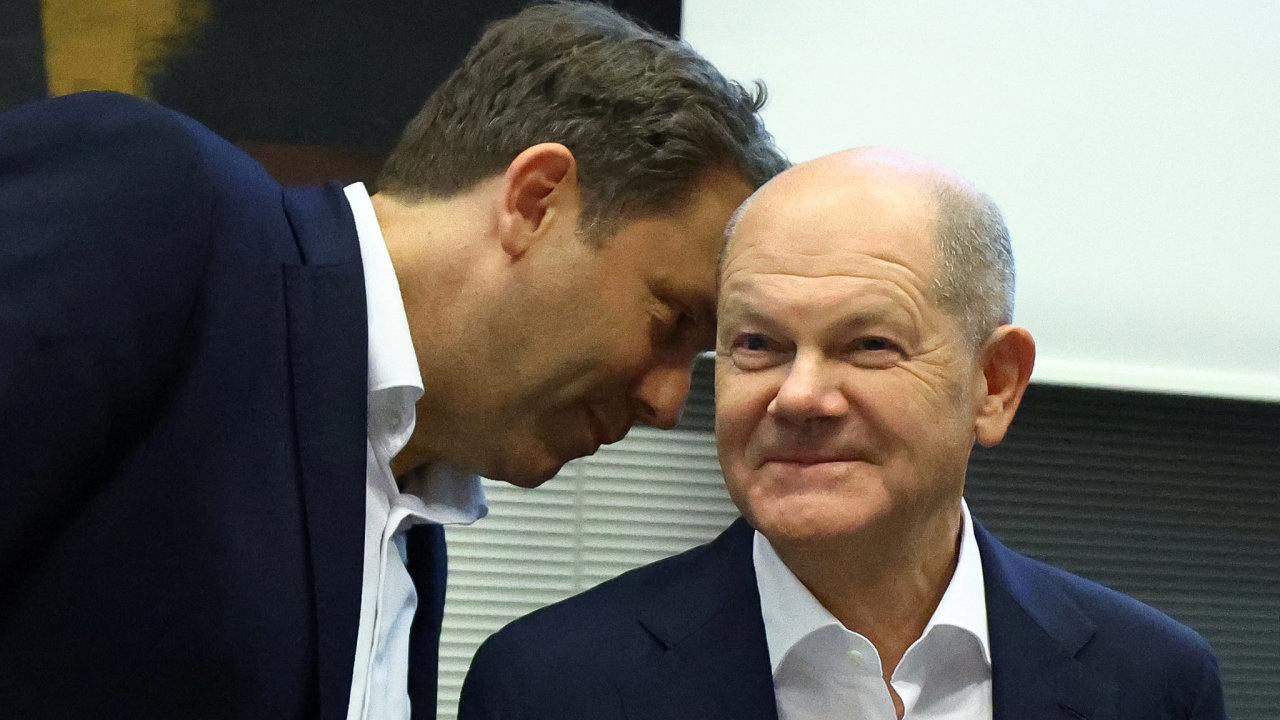 U jsme jen dva. Nmeck koalice se rozpadla a v pedasnch volbch si jde pro porku.