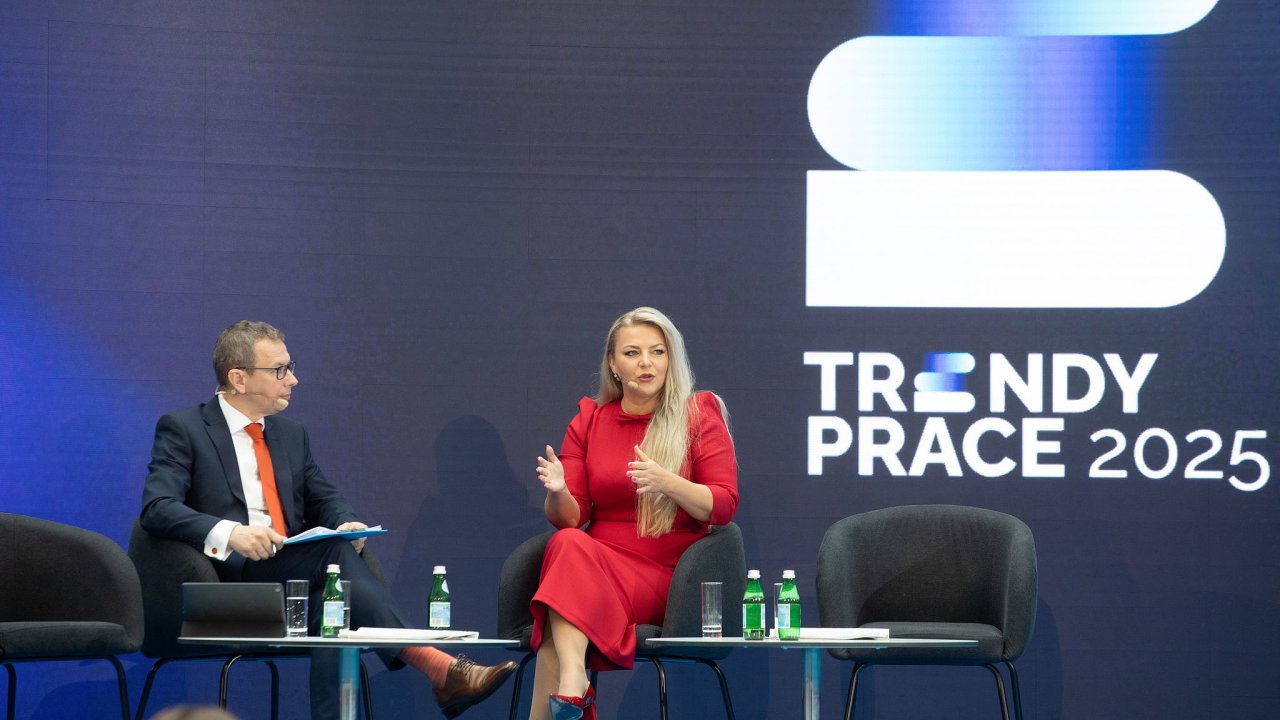 Simona Kijonkov� byla jednou z hostek lo�sk�ho summitu Trendy pr�ce 2025. Leto�n� ro�n�k je zam��en na zm�ny, kter� p�in�� um�l� inteligence.