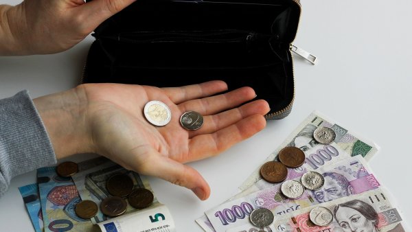 pen�ze, koruna, euro
