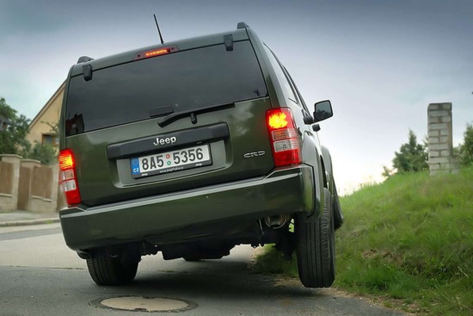 jeep_cherokee_12__550x367_.jpg