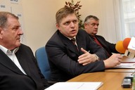 robert_fico_vlada__192x128_.jpg