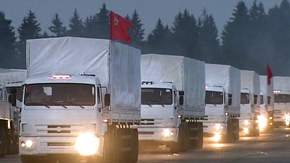 Konvoj ruské humanitární pomoci pro Ukrajinu vyrazil na cestu.