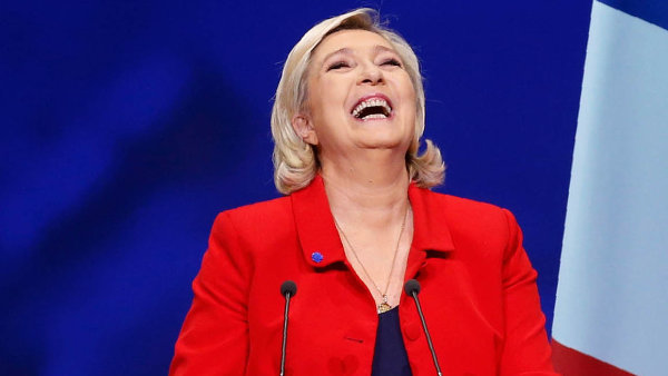Marine Le Penová patří mezi favority nadcházejících prezidentských voleb ve Francii. Průzkumy odhadují, že se bez problémů dostane do druhého kola.