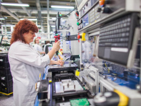 V jedné z moravských továren se vyrábí například klíče pro auta s dálkovým ovládáním. Elektronika z Frenštátu