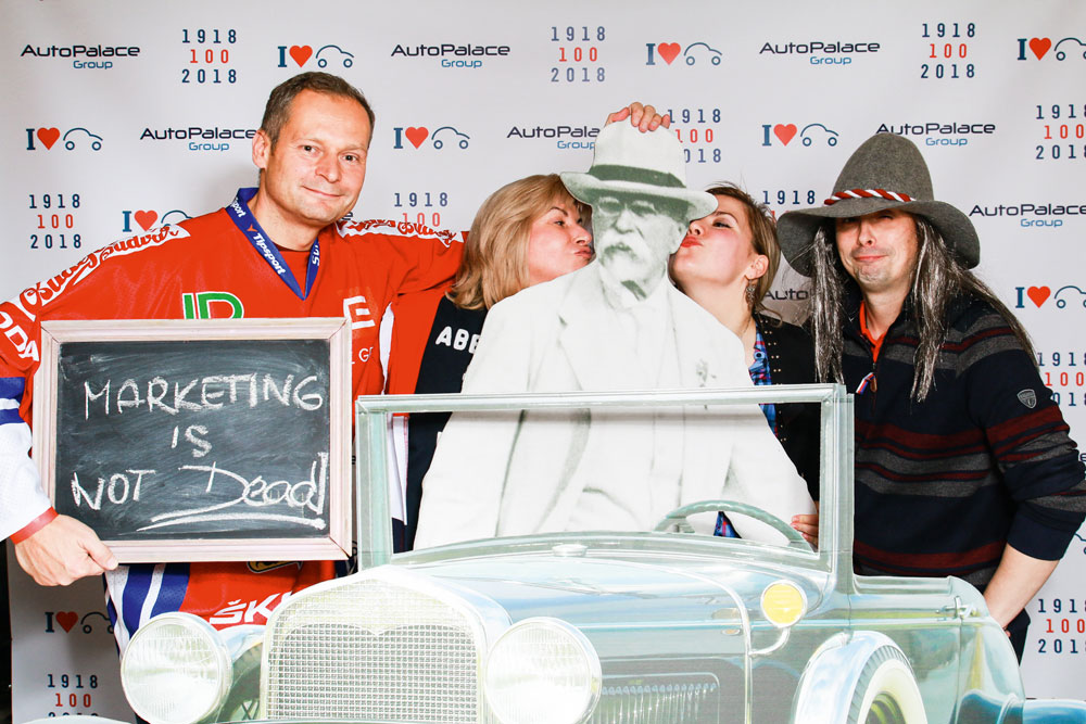 32 AutoPalace cmyk