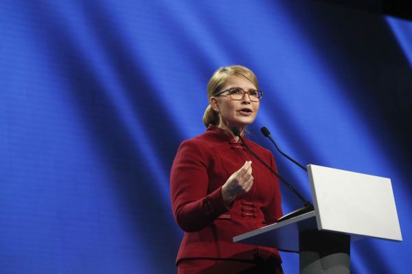 Julija Tymošenková oznámila svou kandidaturu na prezidentku.