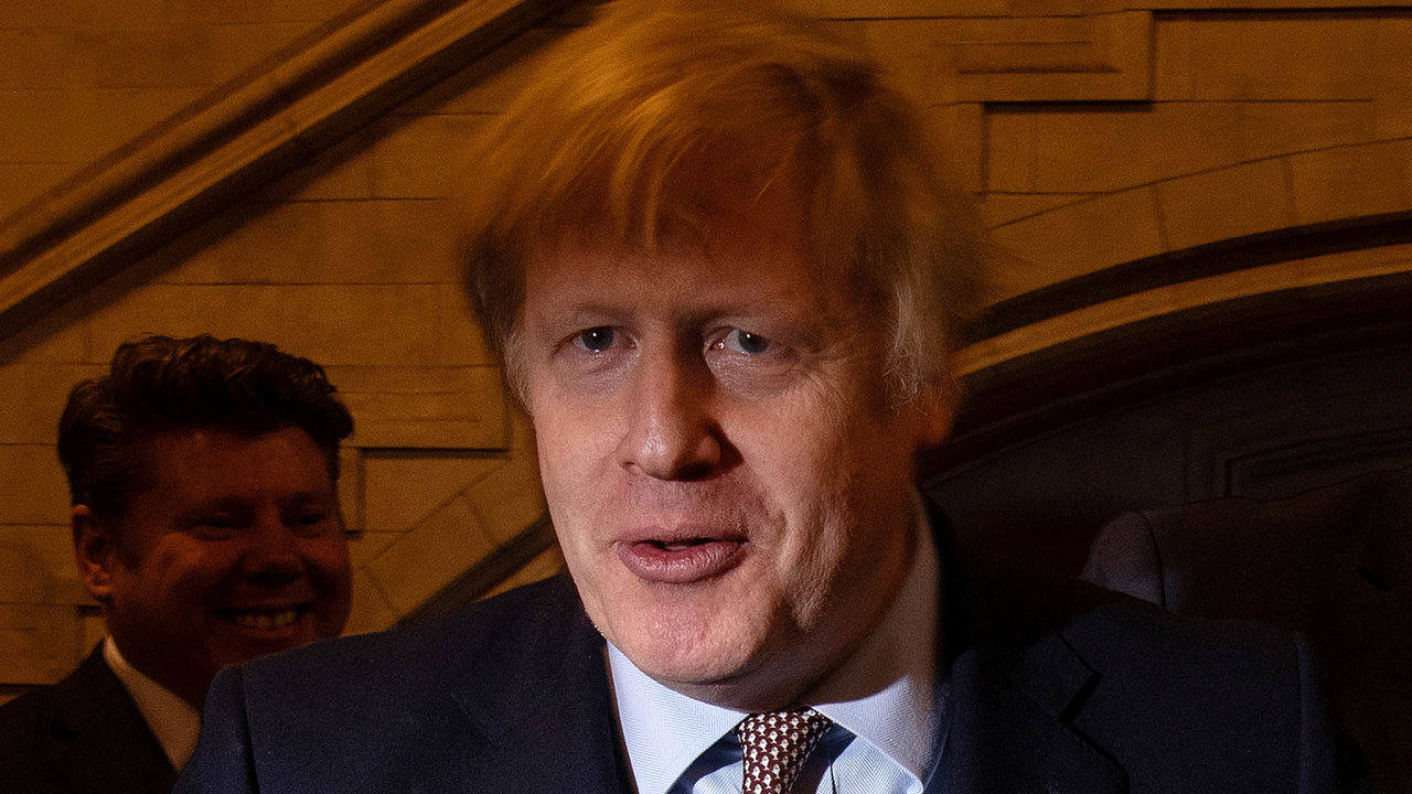Britsk premir Boris Johnson hodl dobrexitovho zkona doplnit pas, kter by zakazovala prodlouen pechodnho obdob poodchodu Britnie zEU.