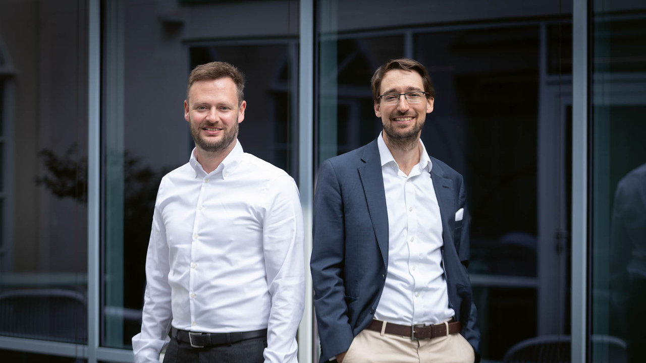 Vedouc investic fondu CB Property Investors Jan Rovn a Michael Almsy, investin editel spolenosti Crowdberry