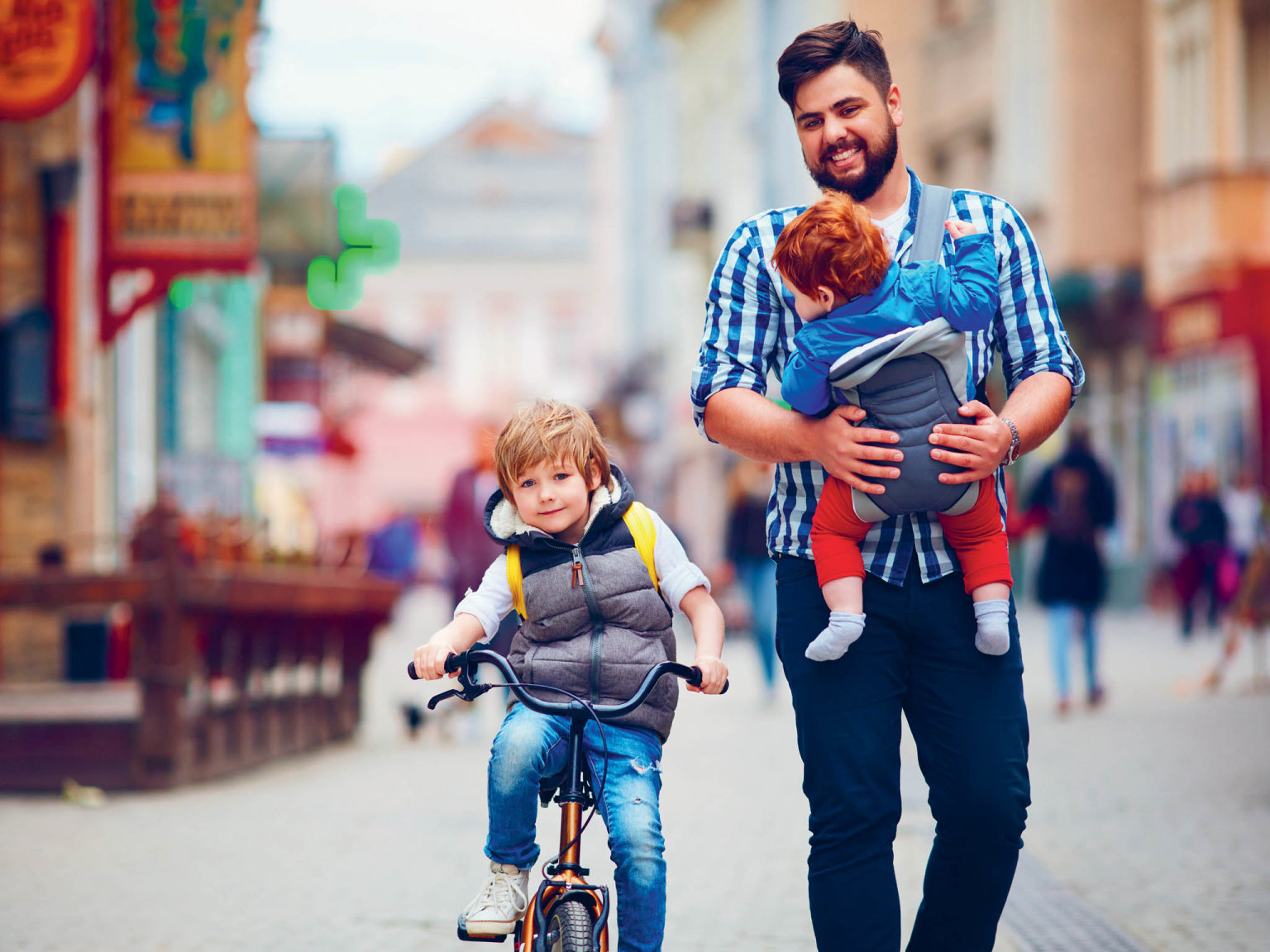 Stt by mohl vce podporovat rodie, kte se v pi o dt stdaj, take eny by neztrcely kontakt se zamstnnm.