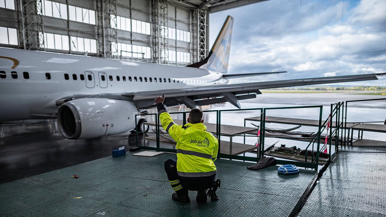 Job Air Technic, letectv, letadlo, mechanik