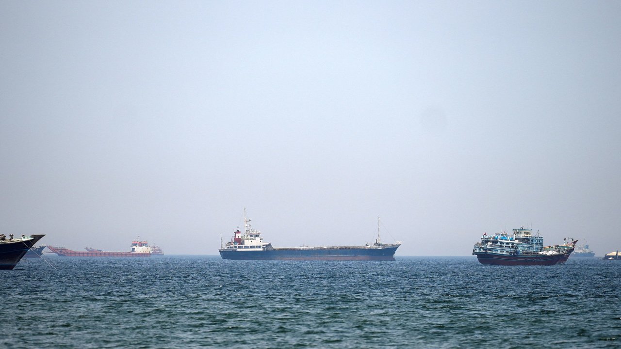Ships and boats in the Strait of Hormuz
