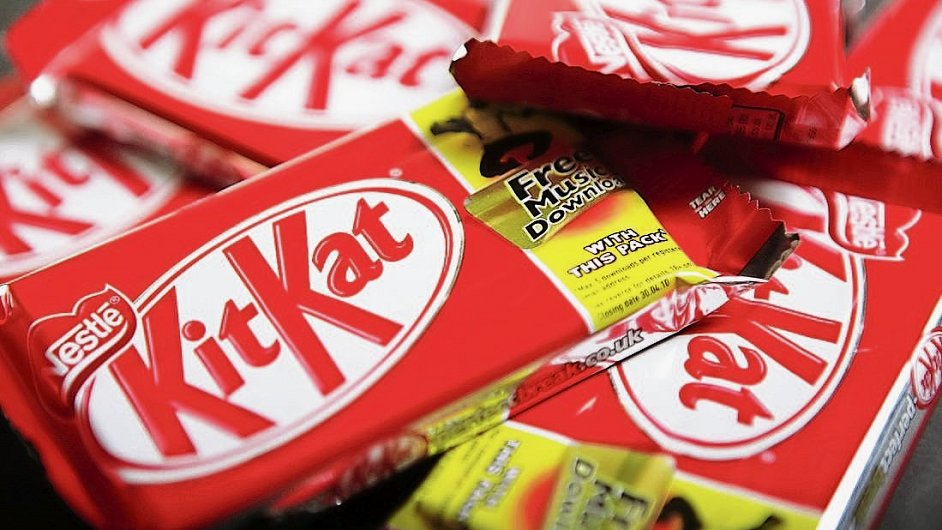 KitKat se vyrb pes 80 let, pod skupinou Nestl od roku 1988. vcarsk firma nyn zskala na tvar okold ochrannou znmku.