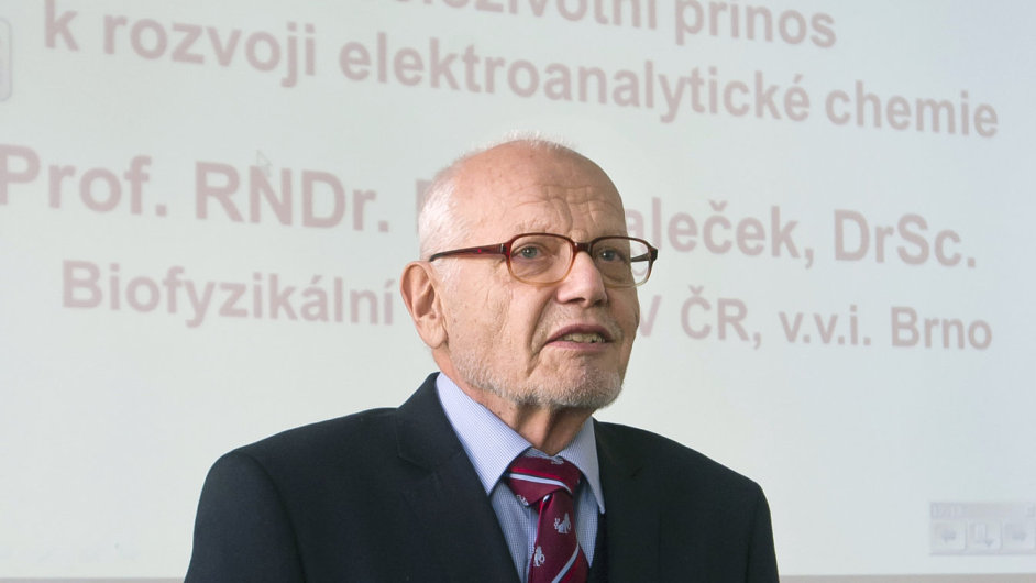 Emil Paleèek