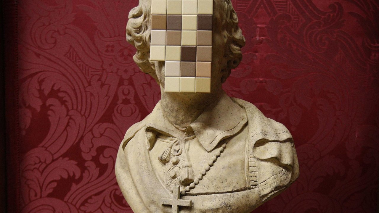 Busta s uezanou hlavou od Banksyho