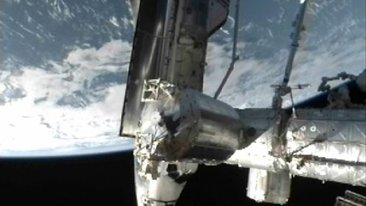 Raketopln Atlantis na ISS