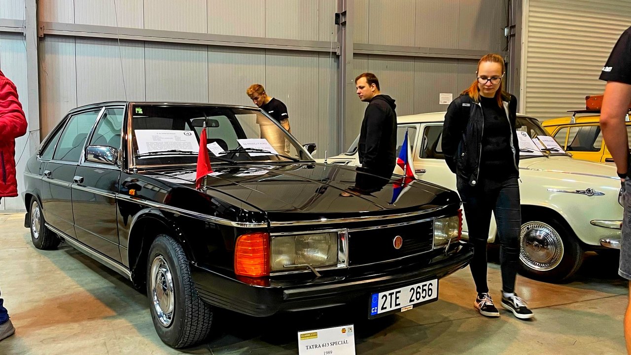 Aukce veteránù na Prague Car Festival se uskuteènila poslední øíjnovou nedìli. Nejdražšími položkami se stala Tatra 613 Speciál a Jawa 500 OHC 15/00 