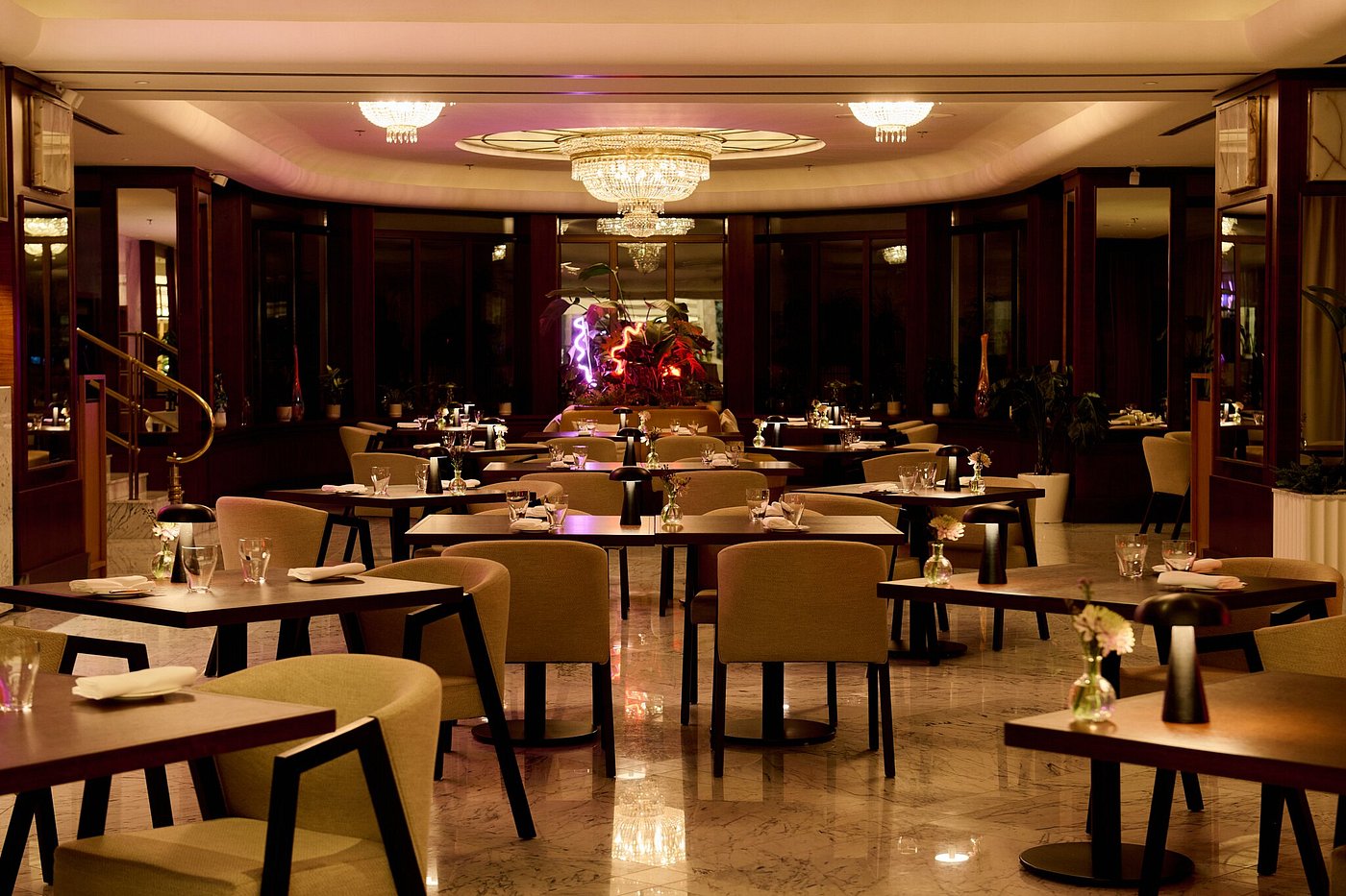Almanac x Alcron, restaurace