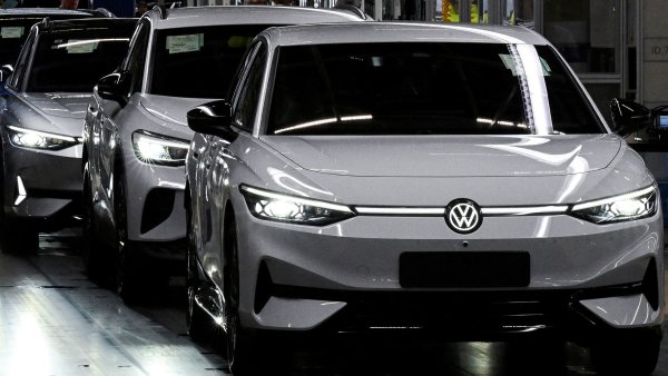 FILE PHOTO: Volkswagen (VW) electric fleet lead plant in Emden