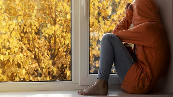 Úbytek hormonu štěstí a přemíra spánkového hormonu mohou vyvolat podzimní...