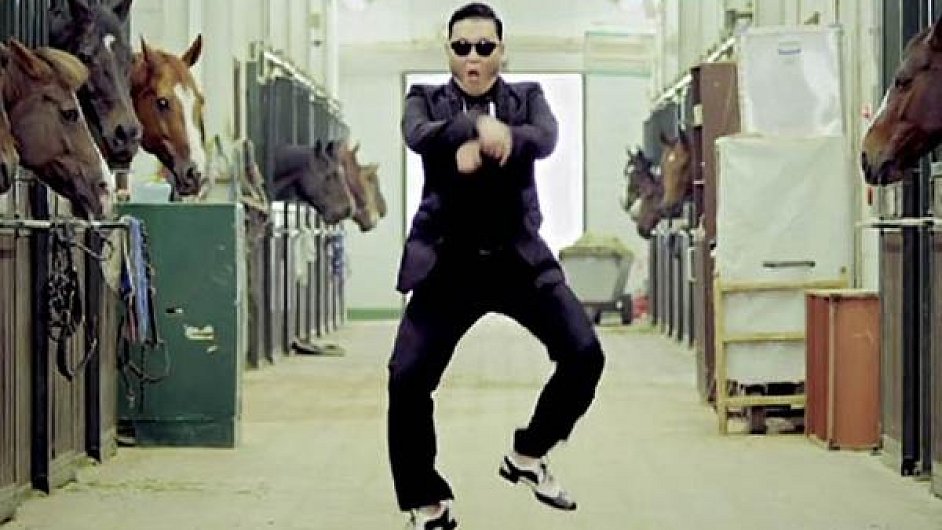 Rapper PSY cvl dky psni Gangnam Style k miliard zhldnut.
