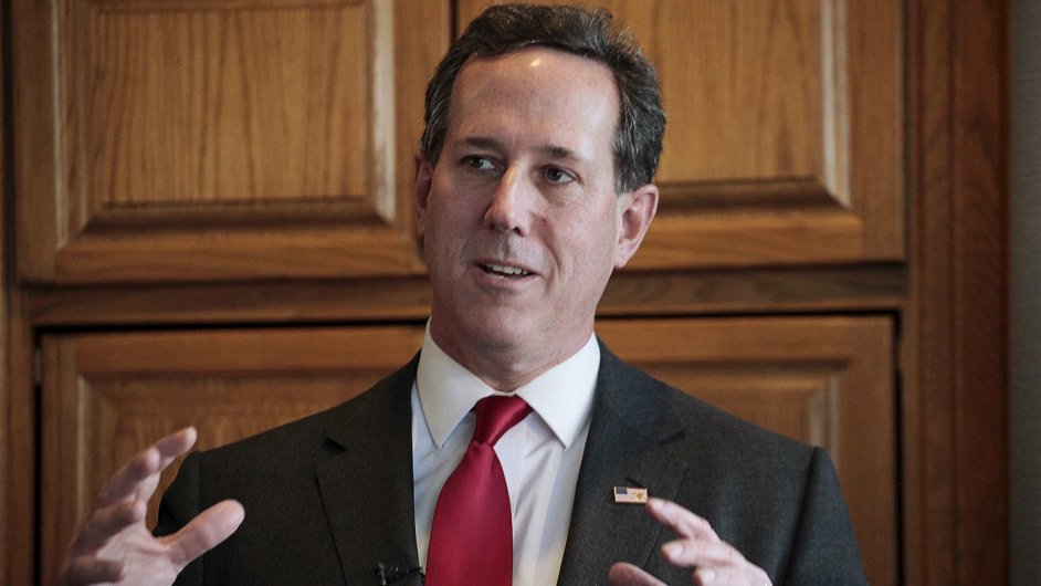 Rick Santorum vzdal boj o republiknskou kandidaturu na americkho prezidenta.