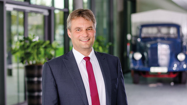 říká šéf české pobočky společnosti Timocom Daniel Priban. Kdybychom se v horizontu přibližně 10 let nezabývali vnitřní inteligencí našeho softwaru, mohlo by dojít k přesunu nabídek nebo i dalších datových toků někam jinam,