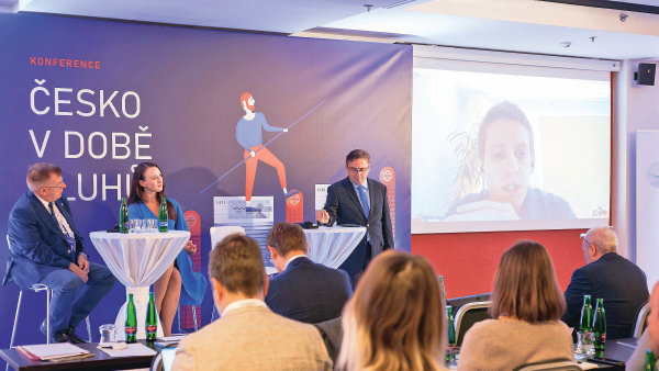Panelov� diskuse na�t�ma zam�stnanec v�exekuci vyu�ila telemostu.