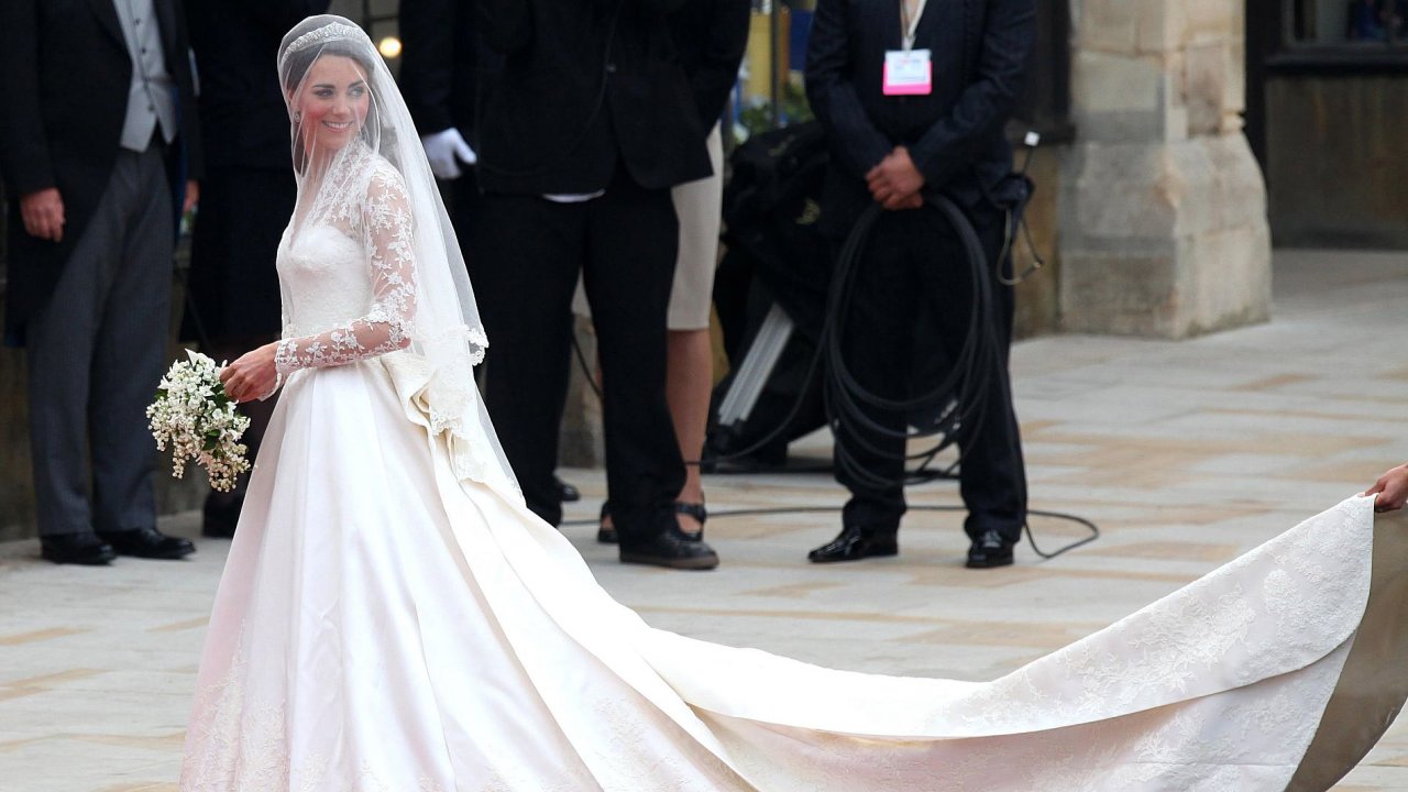 Kate Middletonov ve svatebn ch atech