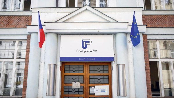 Nezaměstnanost je na 10letém rekordu.