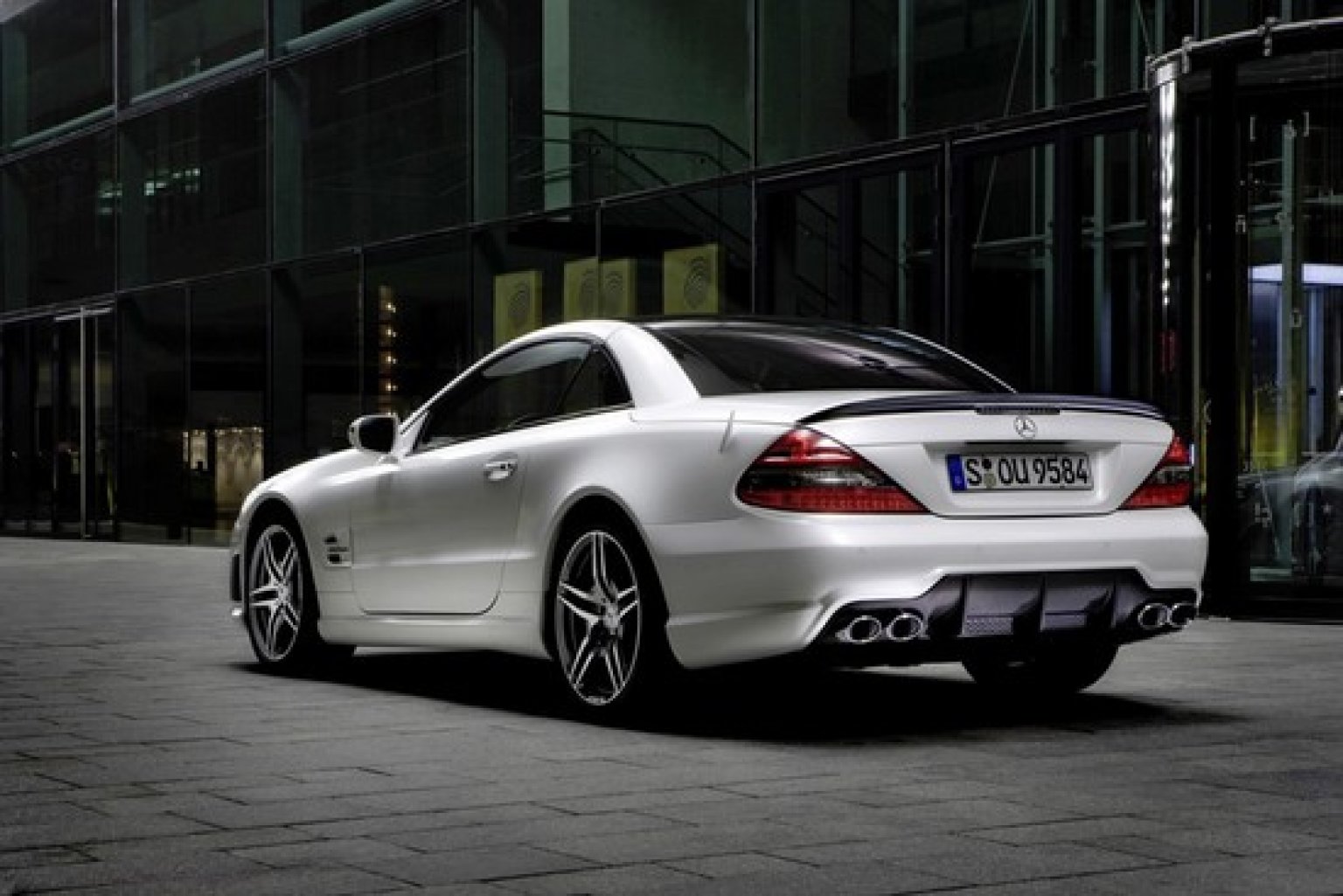 Mercedes-Benz-SL-63-AMG-04__550x367_.jpg