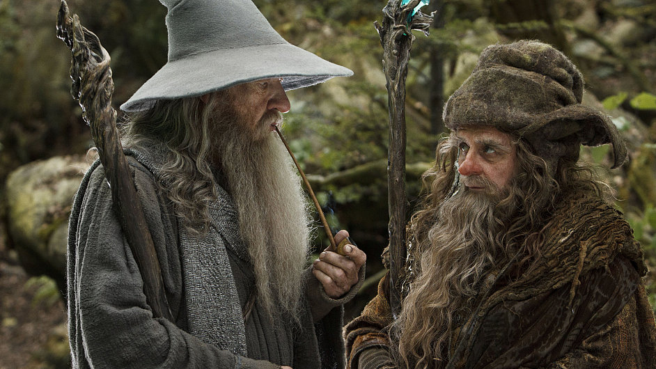 Gandalf s kouzelnkem Radagastem, kter miluje zvata a ije v Temnm hvozdu.