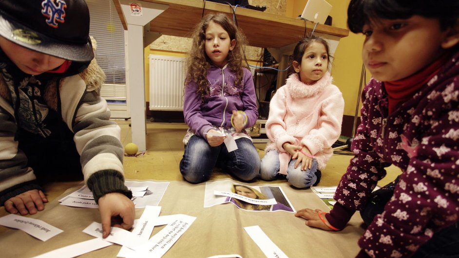 Problémy s distanèní výukou mají vìtšinou dìti ze sociálnì vylouèených èi romských rodin. Ilustraèní foto