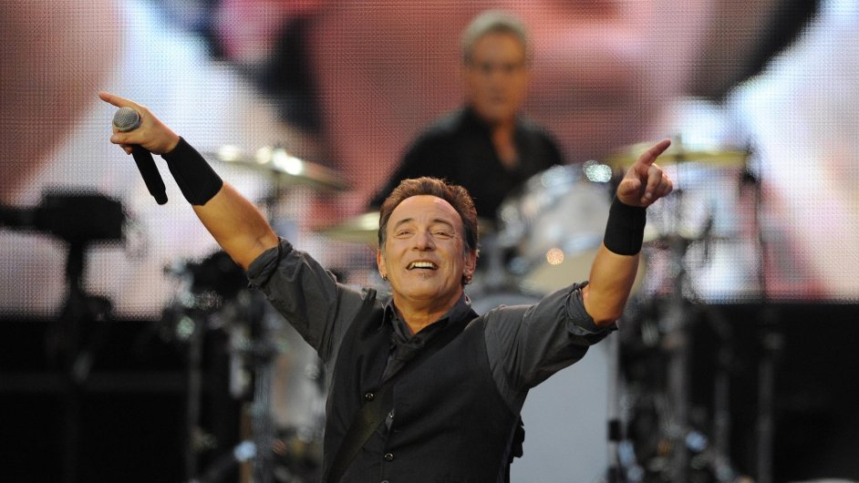 Bruce Springsteen na snmku z koncertu v ervnu 2013 ve panlsku.