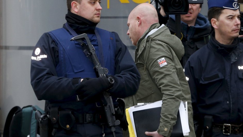 Abdeslamv prvnk Sven Mary opout federln policejn editelstv v Bruselu.