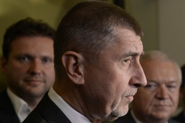 Zleva poslanec ANO Radek Vondráček, šéf ANO Andrej Babiš a místopředseda Jaroslav Faltýnek. Zleva poslanec ANO Radek Vondráček, šéf ANO Andrej Babiš a místopředseda Jaroslav Faltýnek.