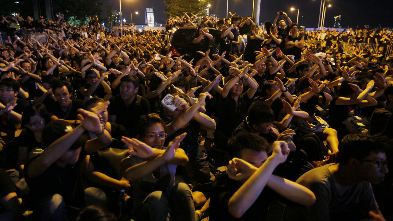 Desetitisce student, uitel a rodi dt protestovaly v Hong Kongu proti zaveden vuky vlastenectv.