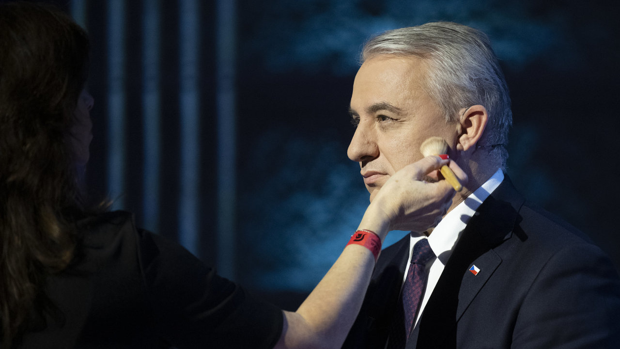 Josef Stedula ped prezidentskou superdebatou v esk televizi 8. ledna 2023.