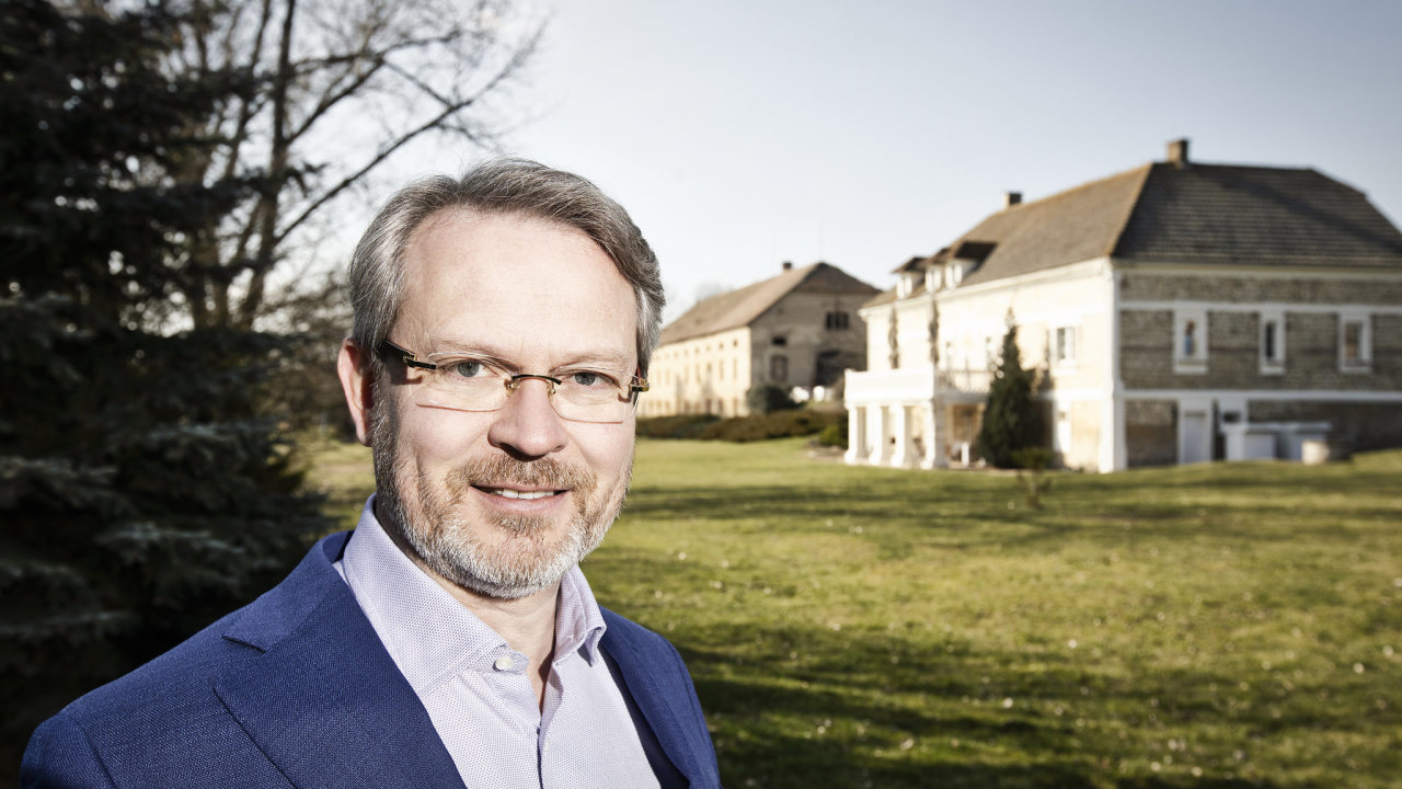 Miliard, lechtic, Robert Schnfeld majitel RSBC