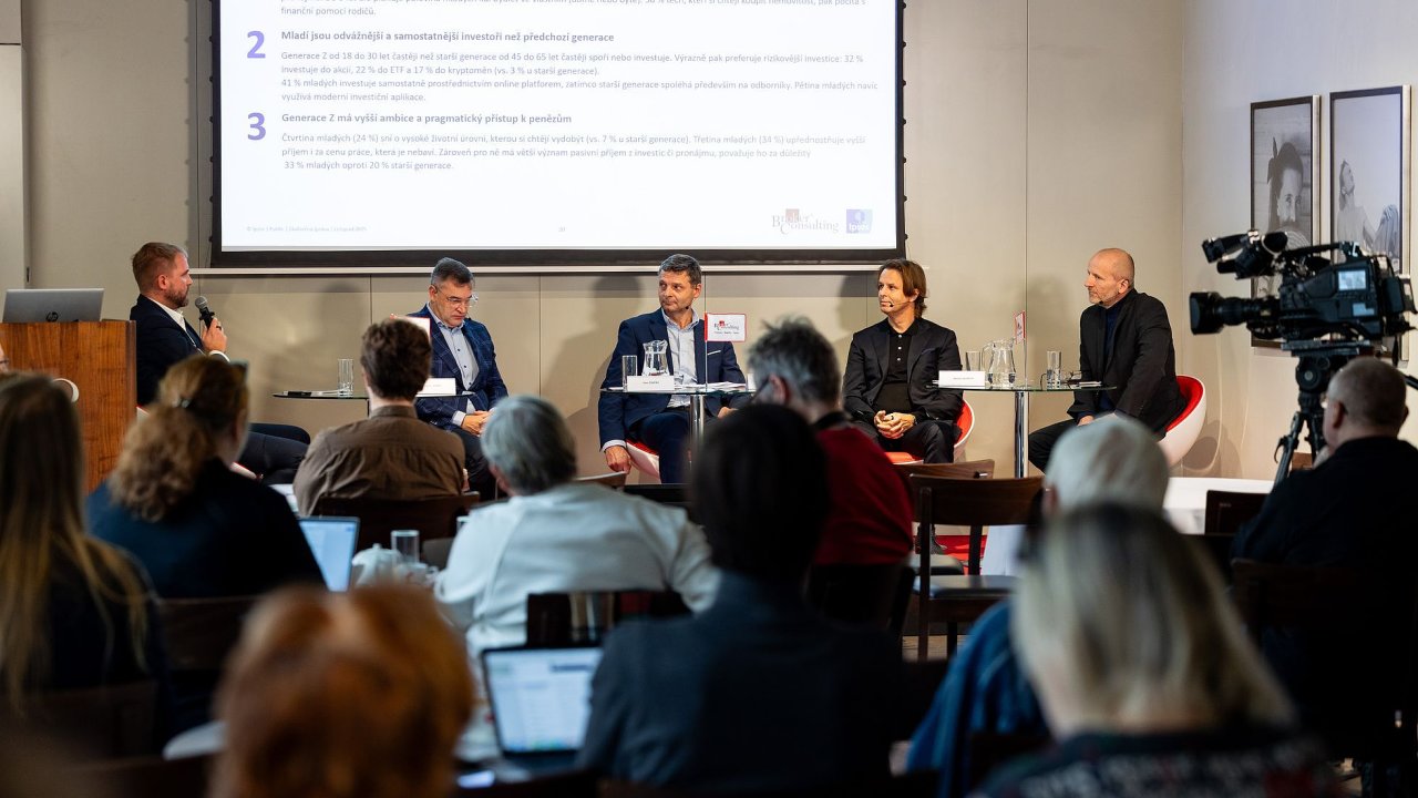 Komer�n� �l�nek