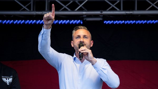 Zahajovac� akce n�meck� strany AfD p�ed zemsk�mi volbami v Sasku-Anhaltu,...