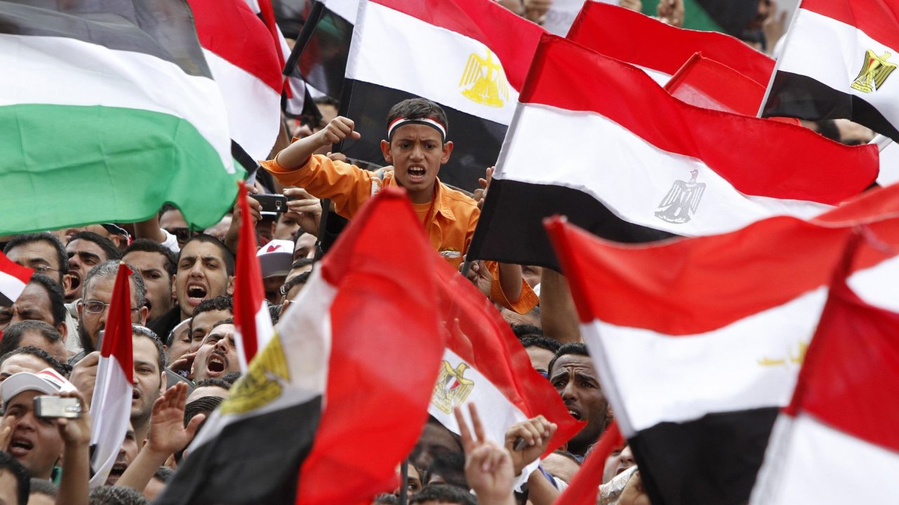 Egypt - protesty se obraceji i proti armade
