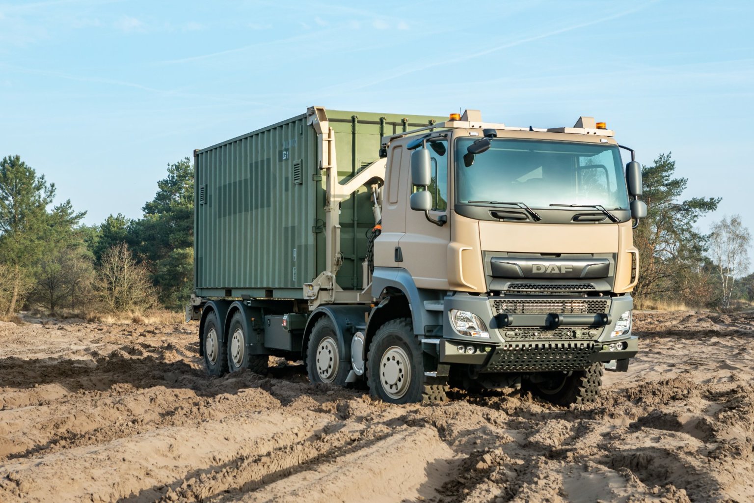 Do roku 2025 se vyrobí celkem 879 logistických nákladních vozidel na tatrováckém podvozku s centrální nosnou rourou a nezávislým zavìšením výkyvných polonáprav.