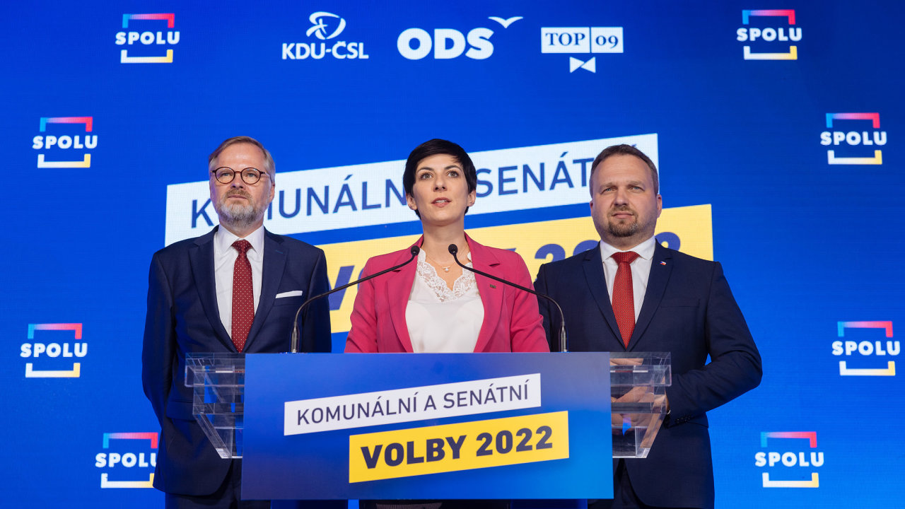 Pøedsedové stran sdružených v koalici SPOLU Petr Fiala (ODS), Markéta Pekarová Adamová (TOP 09) a Marian Jureèka (KDU-ÈSL) hodnotí výsledky komunálních voleb.