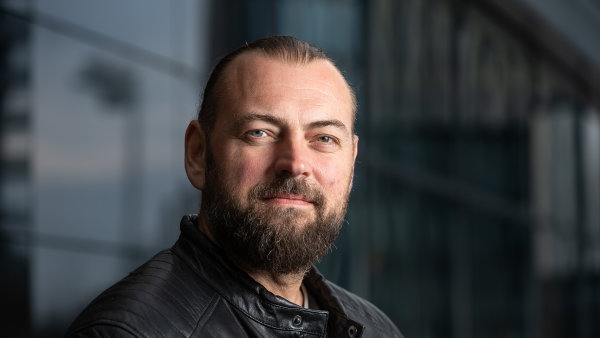 Krize mužství? Ukazuji chlapům něco silnějšího než motorku, milenku a maraton, říká kouč