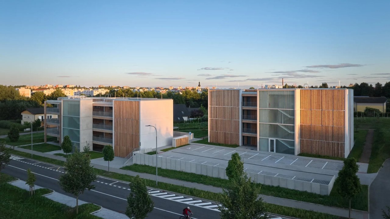 Rezidence Drdla. Projekt dostupn�ho bydlen� ve ���ru nad S�zavou.