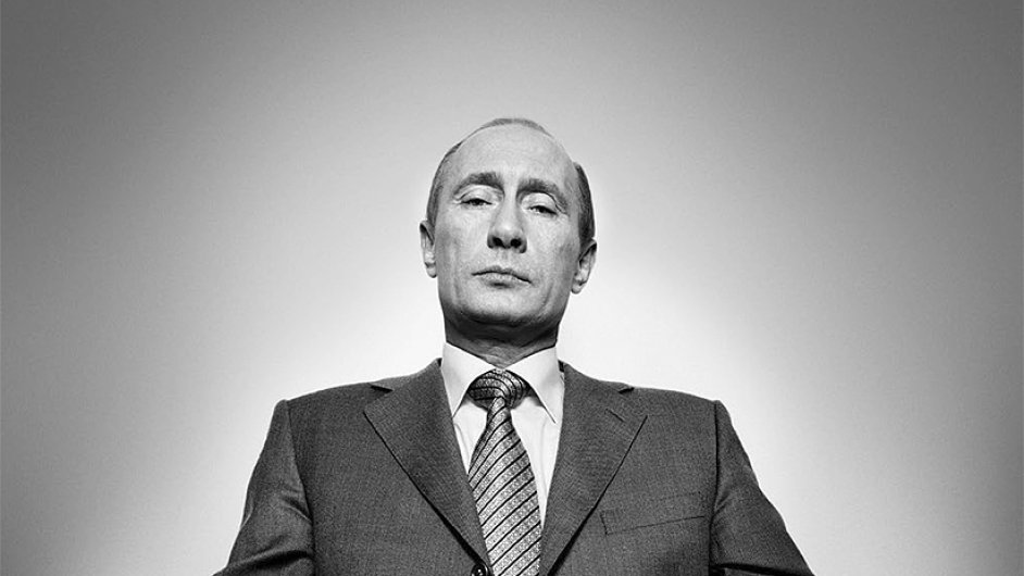 Detail z pebalu knihy Nov car: Vzestup a vlda Vladimira Putina od Stevena Leeho Myerse.