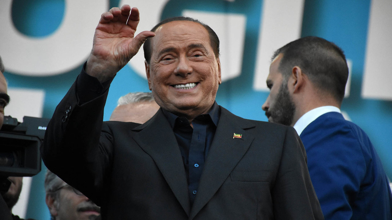 Berlusconi è tornato.  Vuole essere presidente dell’Italia, ma la sua candidatura complica la sua candidatura